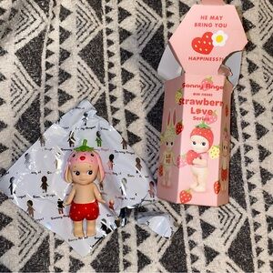 *AUTHENTIC* Sonny Angel Strawberry Love Series